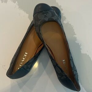 Women’s Coach Signature Flats Size 8.5 US